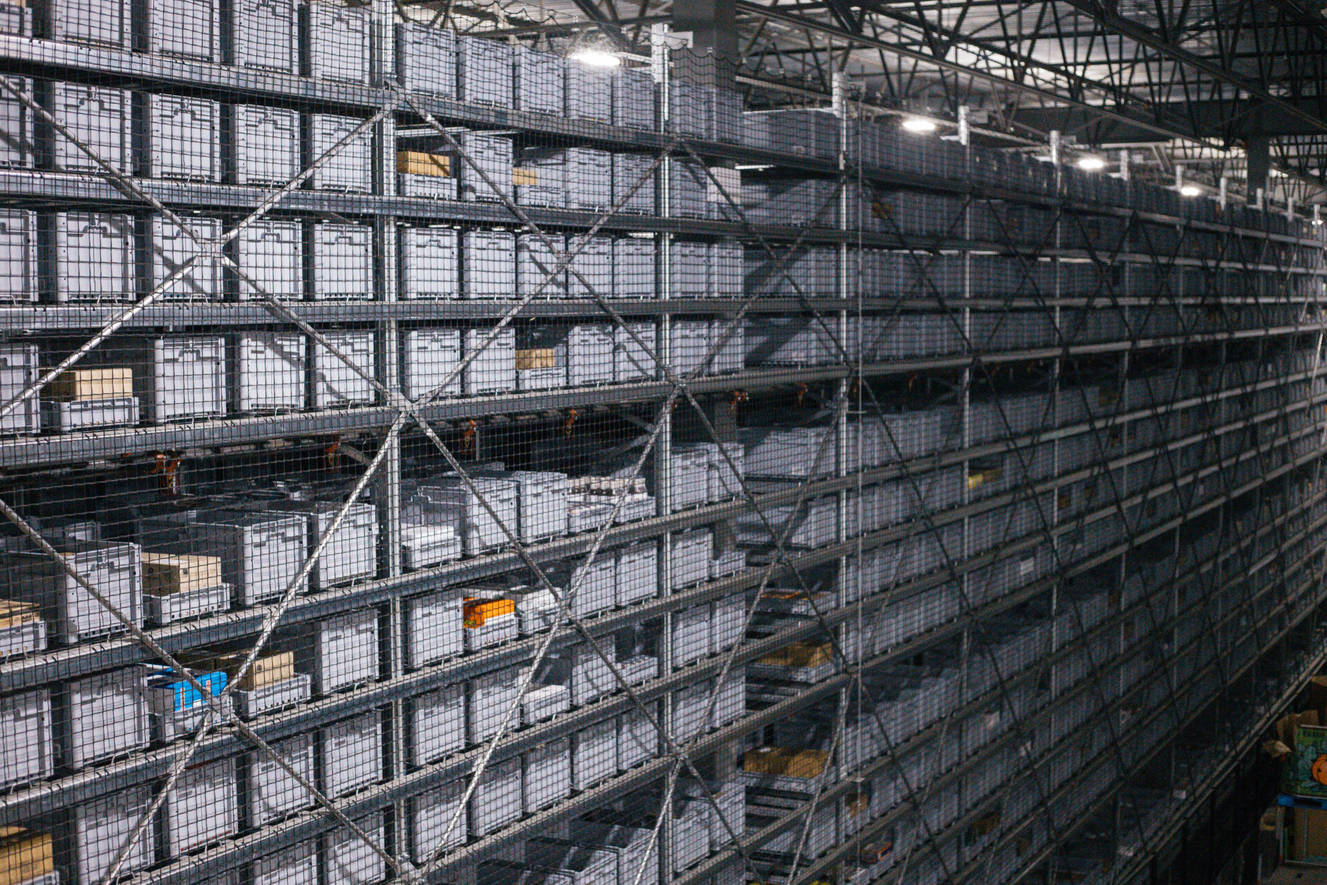 Custom industrial crate for warehouse automation and logistics efficiency.