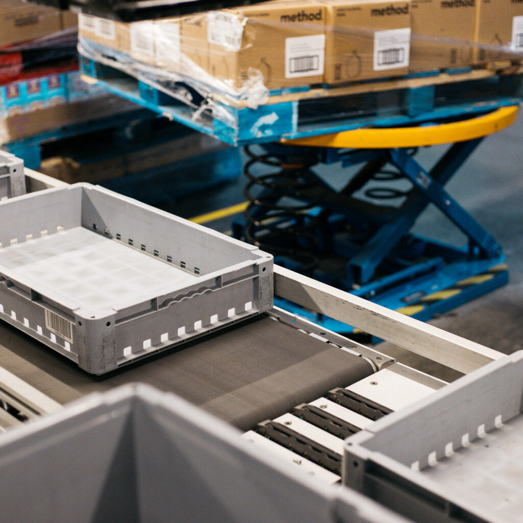 Custom industrial crate for warehouse automation and logistics efficiency.